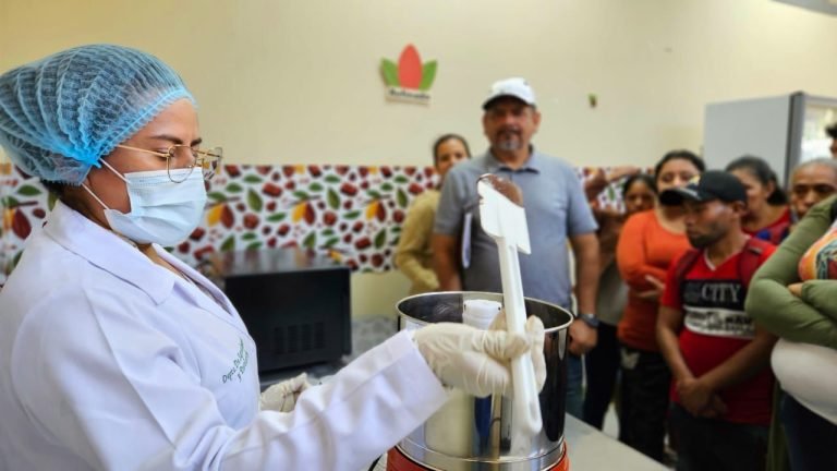 Programa de Capacitación a Productores en Procesamiento de Cacao