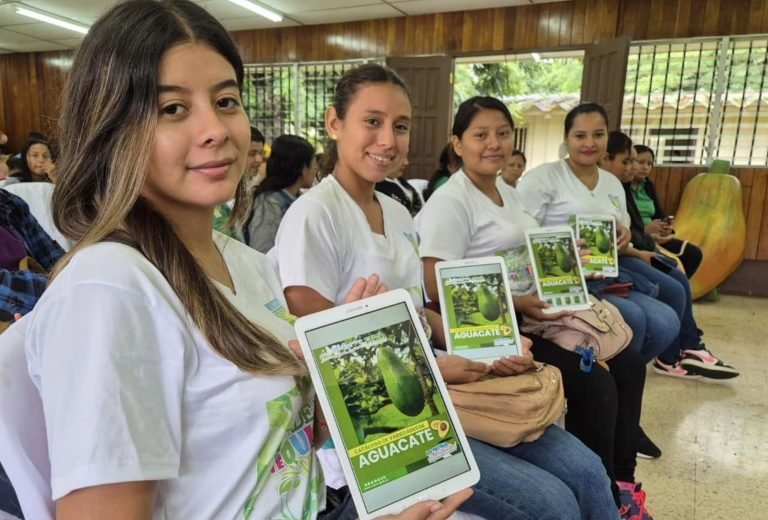 PRESENTACIÓN DE CATÁLOGO DE VARIEDADES DE AGUACATE