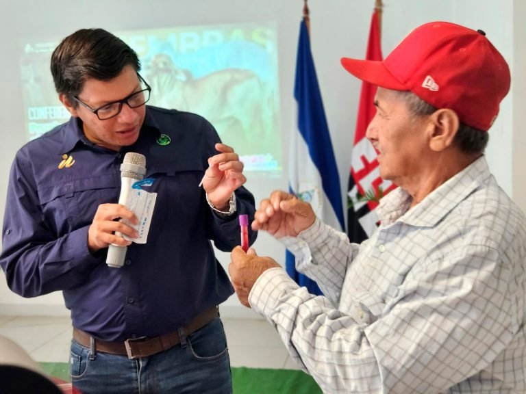Conferencia nacional sobre diagnóstico temprano de gestación en vacas