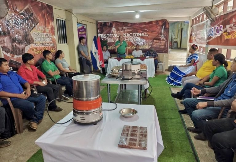 Primer curso de transformación de cacao fino y de aroma